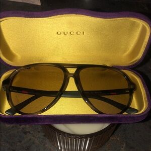 Authentic Gucci Brown Tinted Aviator Sunglasses with Gold-Trim Case/New w/o tags